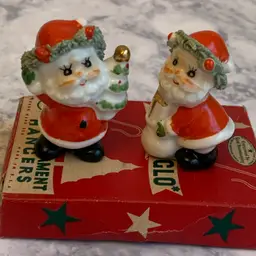Vintage Set of Two MCM Small Santa Figurines Spaghetti Ceramic Unmarked