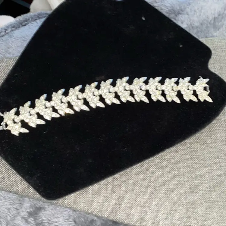 Sara Coventry Beautiful 7 In’ Rhinstone Bracelet