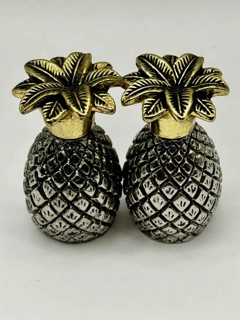 Vintage 2016 Pineapple Salt & Pepper Shakers, Gold and Silver Tone Metal Finish, By Mud Pie, Made In China, MPN 4505007