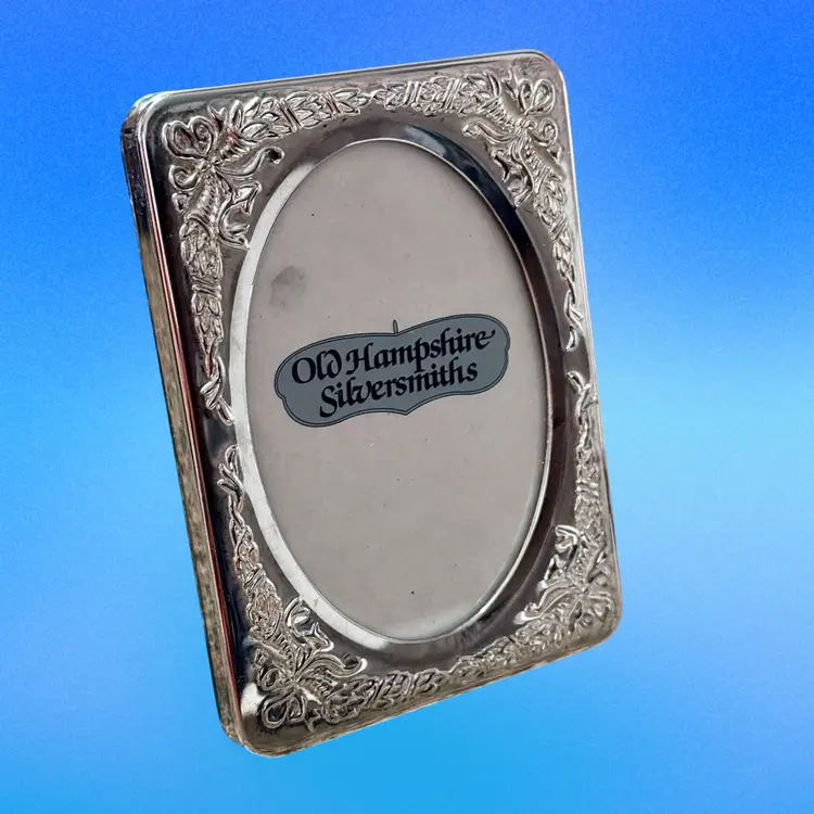 Vintage Old Hampshire Silversmiths Silver-Plated Ornate Picture Frame