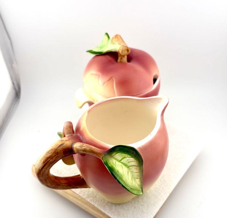 Vintage Japanese Apple Sugar & Creamer Set Sugar Is 4.5” Tall x 4.5” Wide
