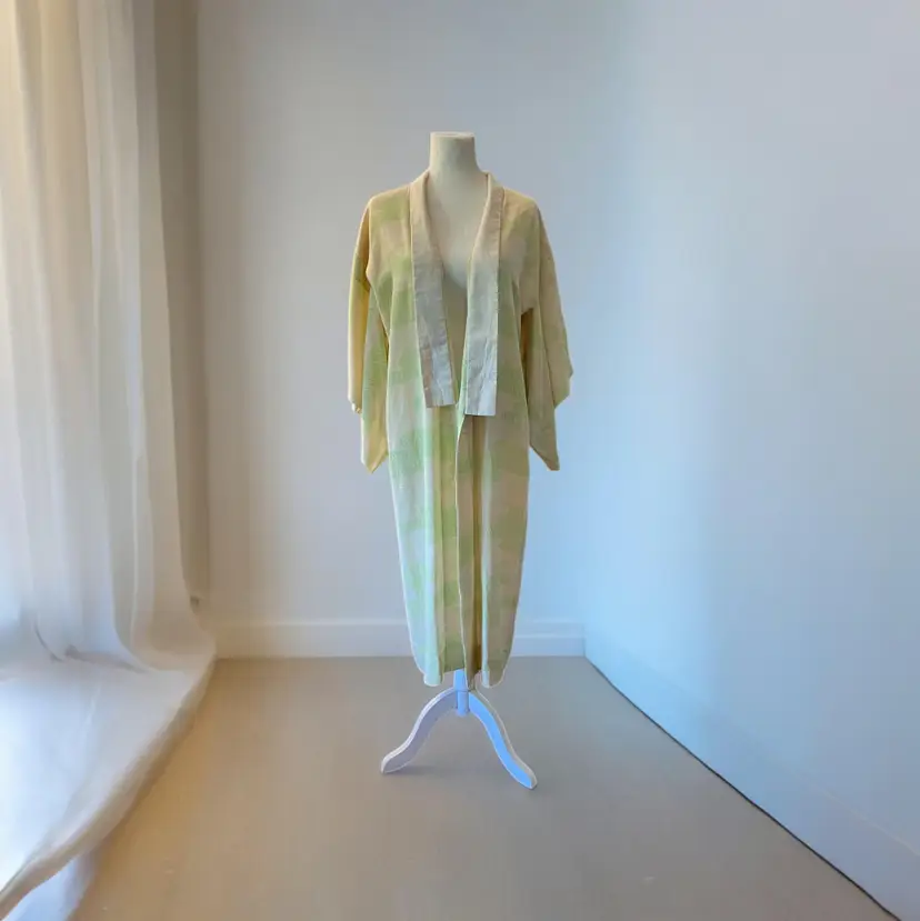 Vintage Traditional Silk Kimono. Naga Shibori Juban Kimono Undergarment. Light Green & Yellow. Japanese Dress