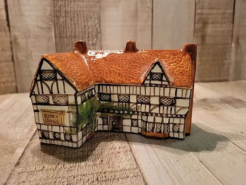 Vintage Rose & Crown Ceramic Cottage Teapot