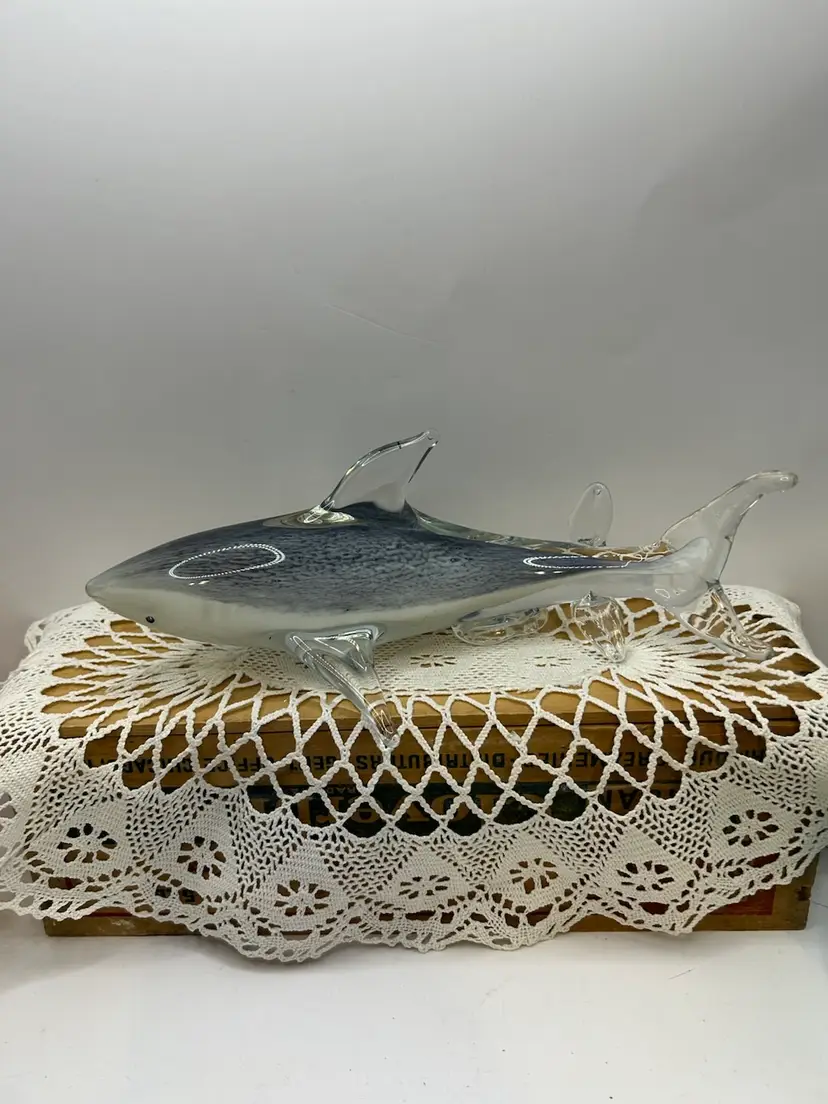 Art Glass Shark Gray /white
