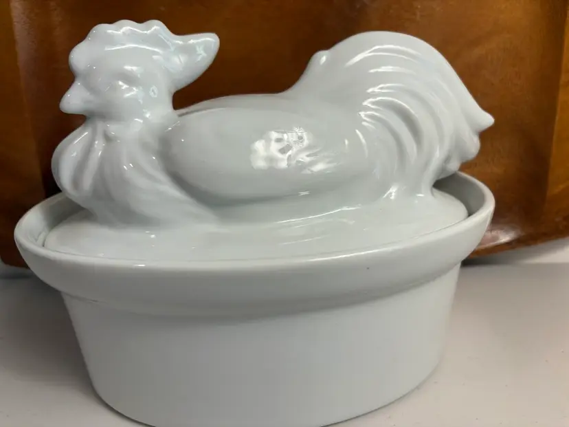 Vintage Covered Chicken On A Nest Roaster 5-cup