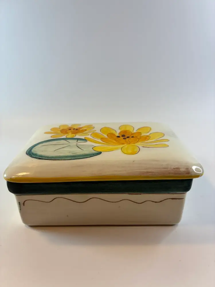 Vintage Hand Painted Mid-century Stangl Water Lily Cigarette Box, Circa 1946 “as is” 5.5” X 2”