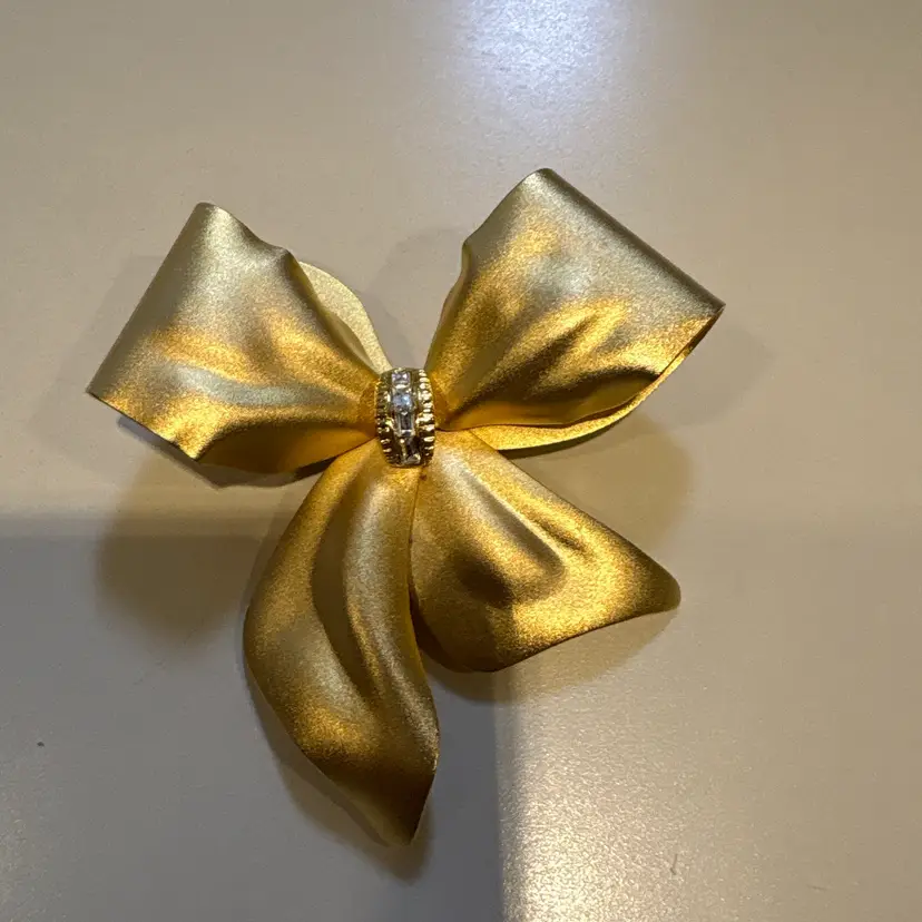 Gold Tone Bow