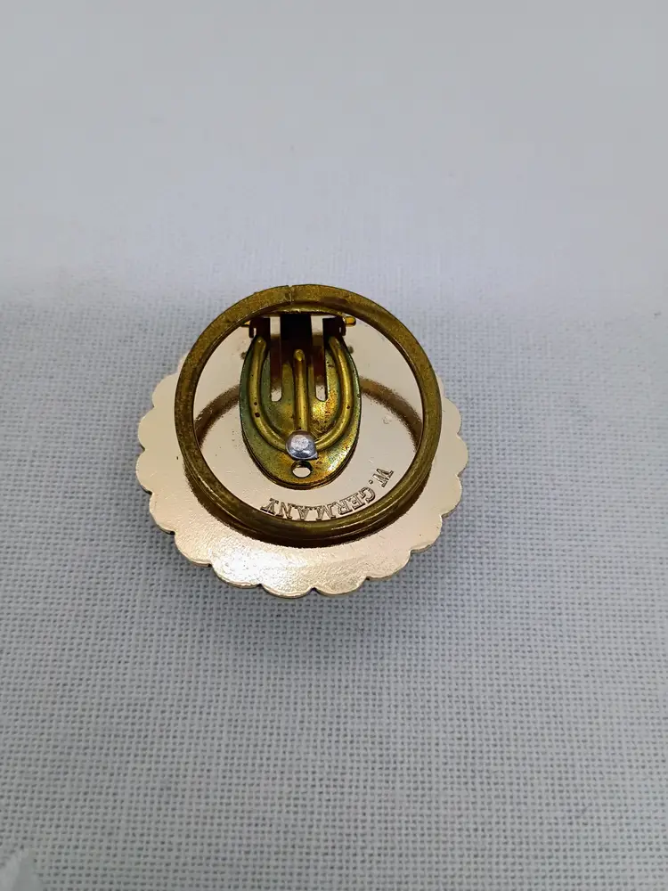 #01 - Vintage 1970s West Germany Filigree Gold Tone Scarf Clip 1 3/8" Diameter.