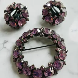 Vintage Signed Warner Plum Purple Japaned 1.75” Brooch And 1” Clip On Earrings Set -