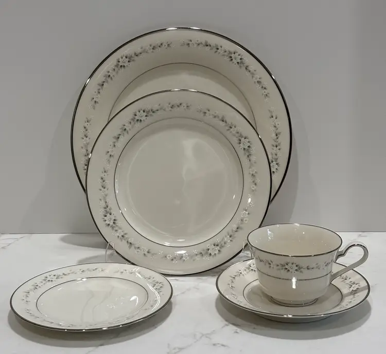 Noritake Heather Place Settings & Serving Pieces