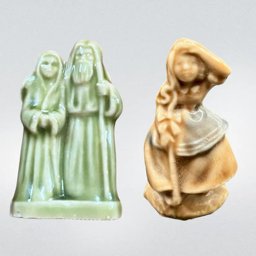 2 Wade Whimsies Noah Series Red Rose Tea 2002-2006 Collectible Figurine Noah And His Wife And Little Bo Peep Nursery Rhyme Series 1971-1979