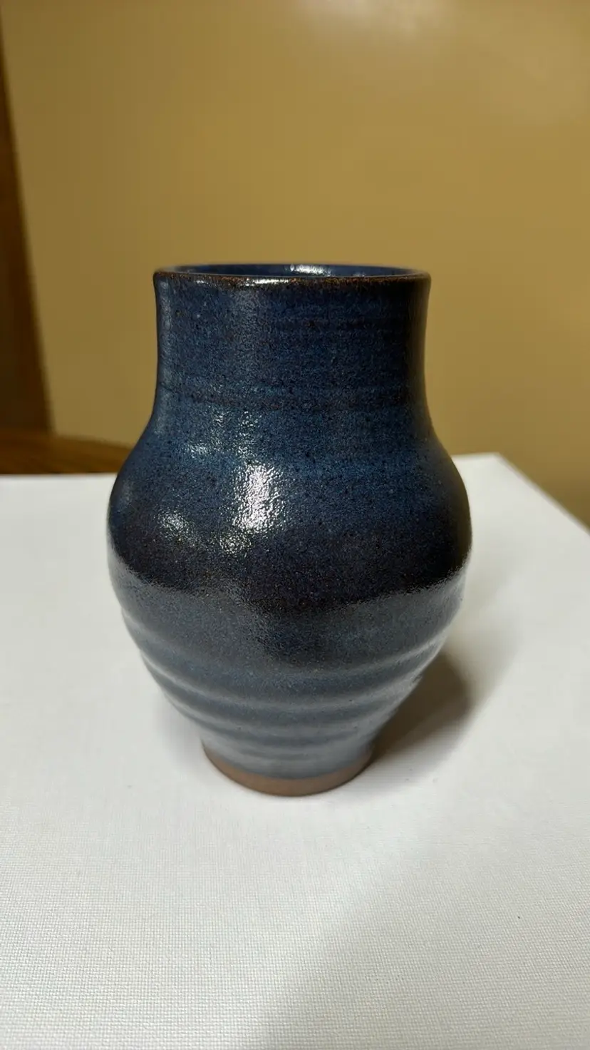 Penns Creek Art Pottery Vase signed Bill Lynch 1986