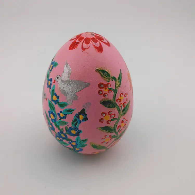Hanpainted wooden egg