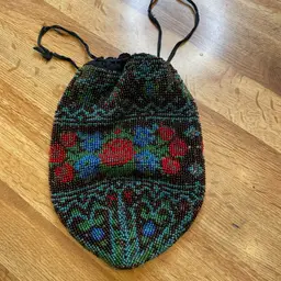 Vintage Beaded Purse ** Missing some beads