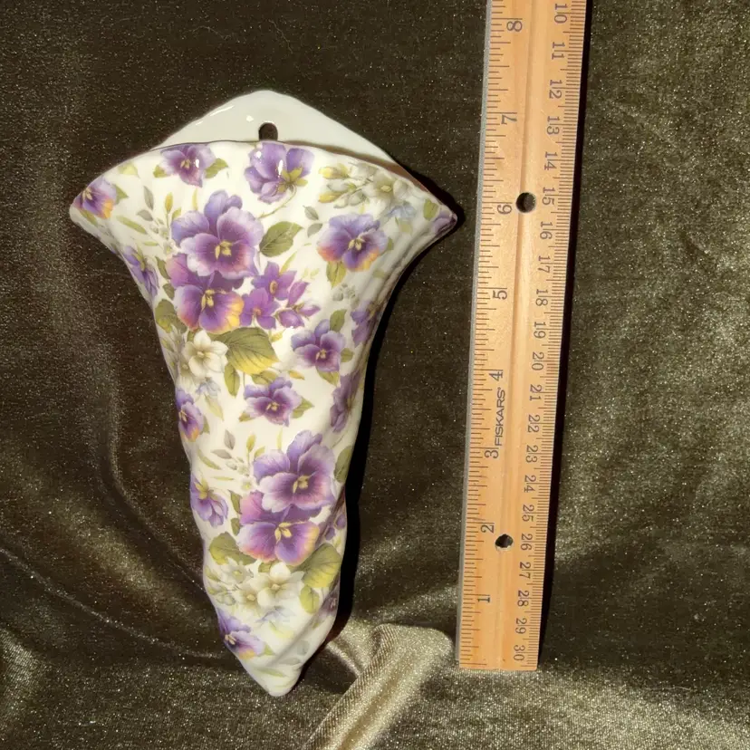 Baum Brothers Porcelain ~7.5" Wall Pocket Vase Purple Pansies Floral Gold Trim   (Flowers Not Included)