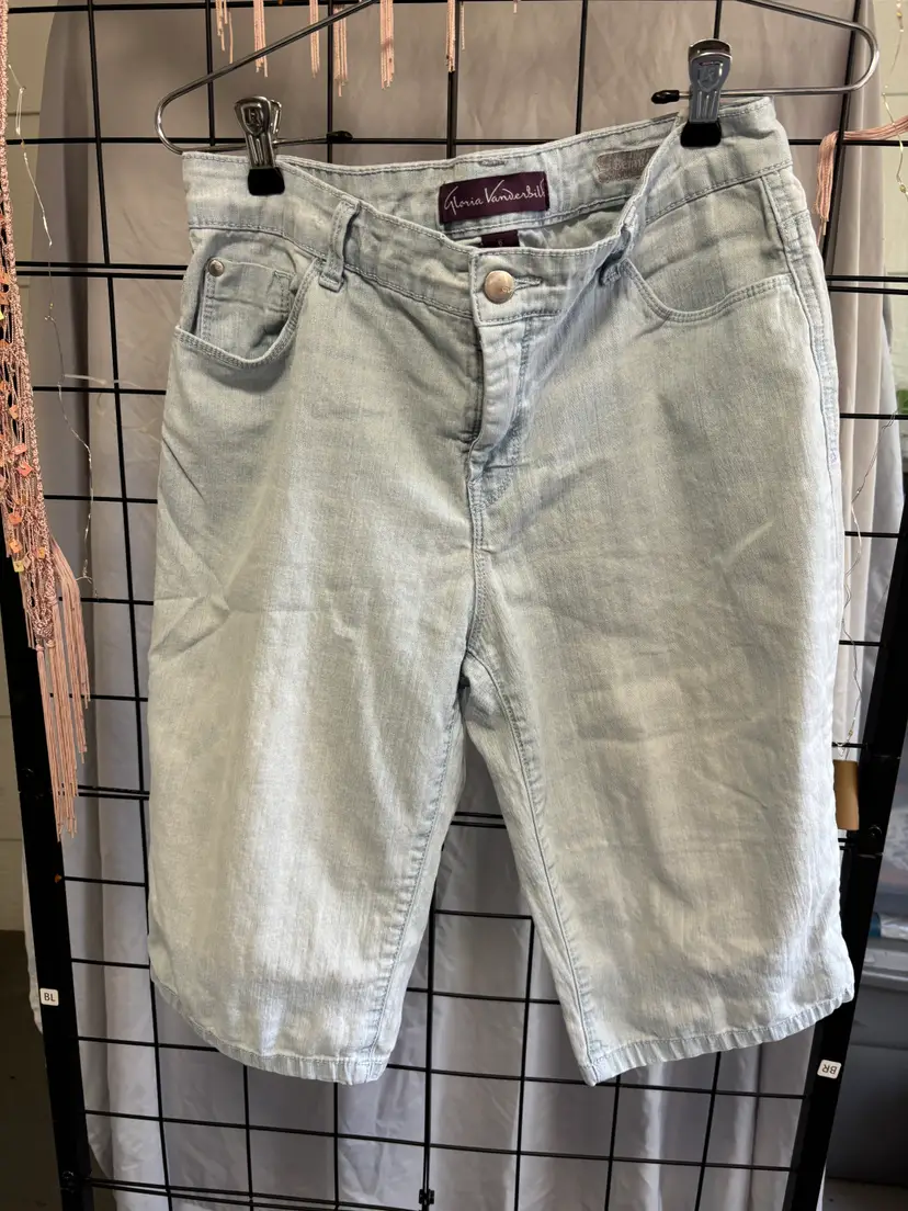 Gloria Vanderbilt Ladies Size 6 Shorts