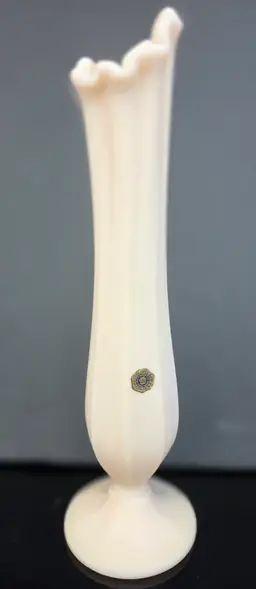 Westmoreland paneled swung vase