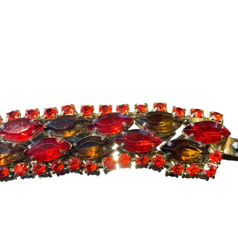 VTG Unmarked Costume Jewelry Bracelet In Reds, Amber And Topaz Colors