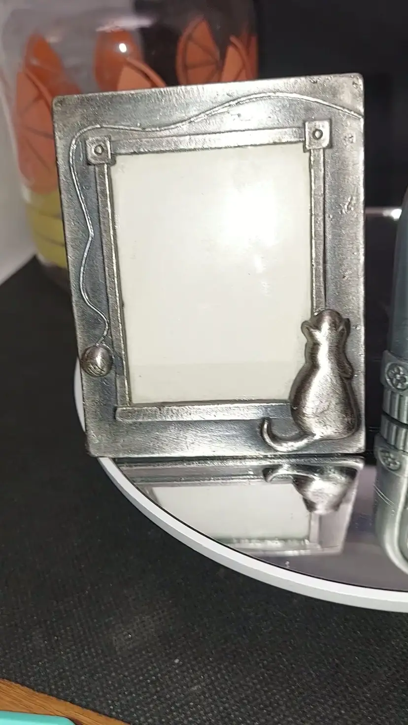 Vintage Ashley Manor 2 Piece Desk Set Cat Quartz  Clock Cat Picture Frame Pewter