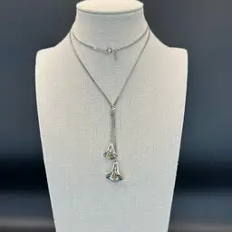 A011 - Avon Tulip Two-tone Necklace