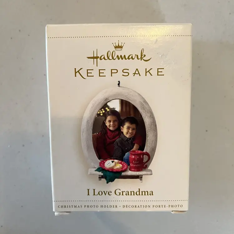Hallmark Keepsake Ornament I Love Grandma Photo Frame Christmas Tree 2006