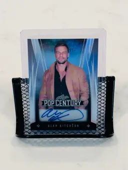 2025 Leaf Pop Century Alan Ritchson Silver Prismatic Auto /10