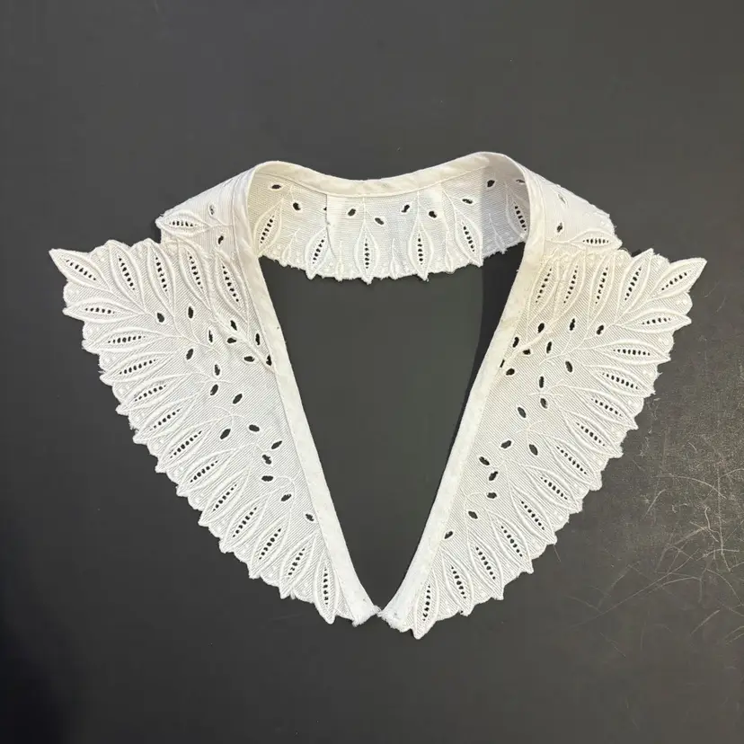 1950s Embroidered White Eyelet Collar Vintage Trim Lace Cottage Core