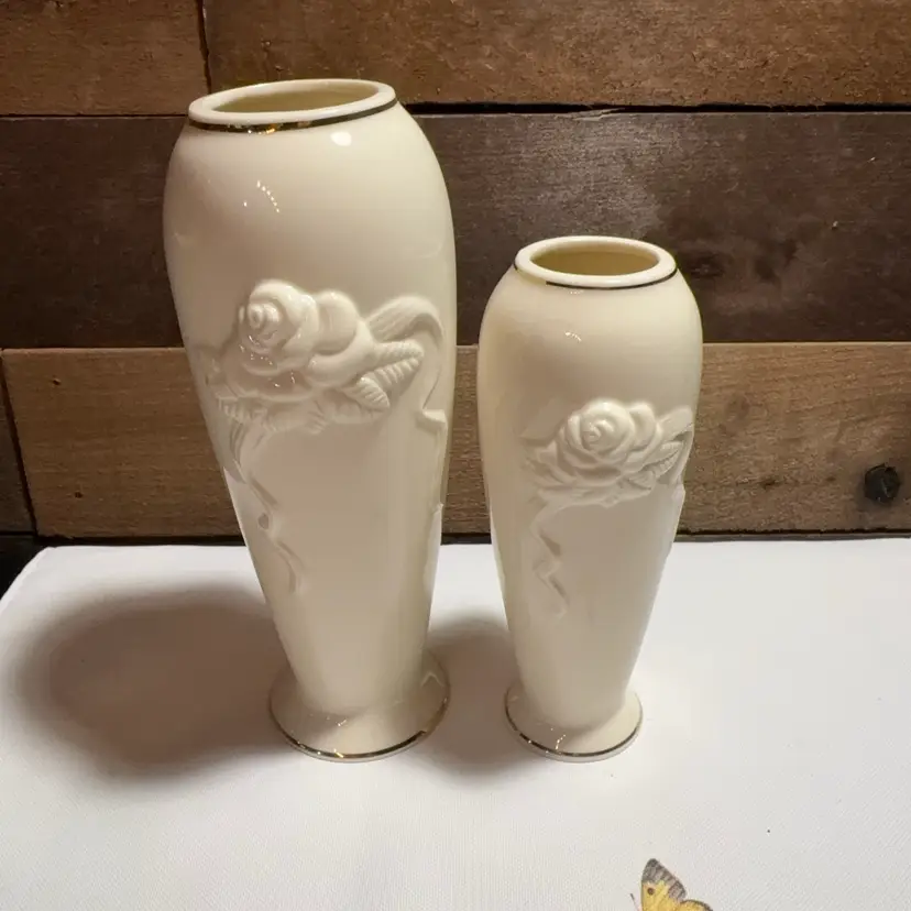 027. Rosebud Collection
by LENOX Set Of 2