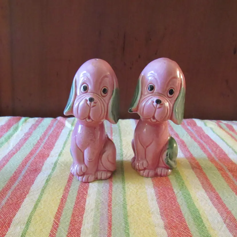 Vtg Sitting Pink Dog Salt & Pepper Shaker Set