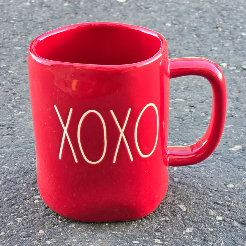 Rae Dunn Valentines Day XOXO Coffee Tea Mug 4¾" Tall BY MAGENTA made in China