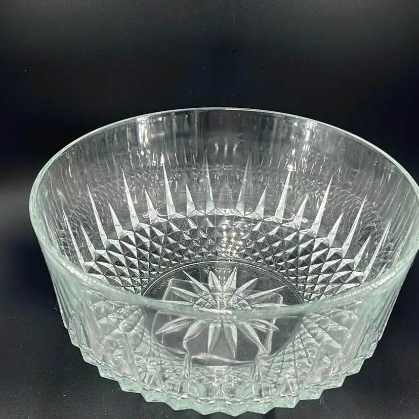 Vintage Arcoroc USA Clear Crystal Serving Bowl