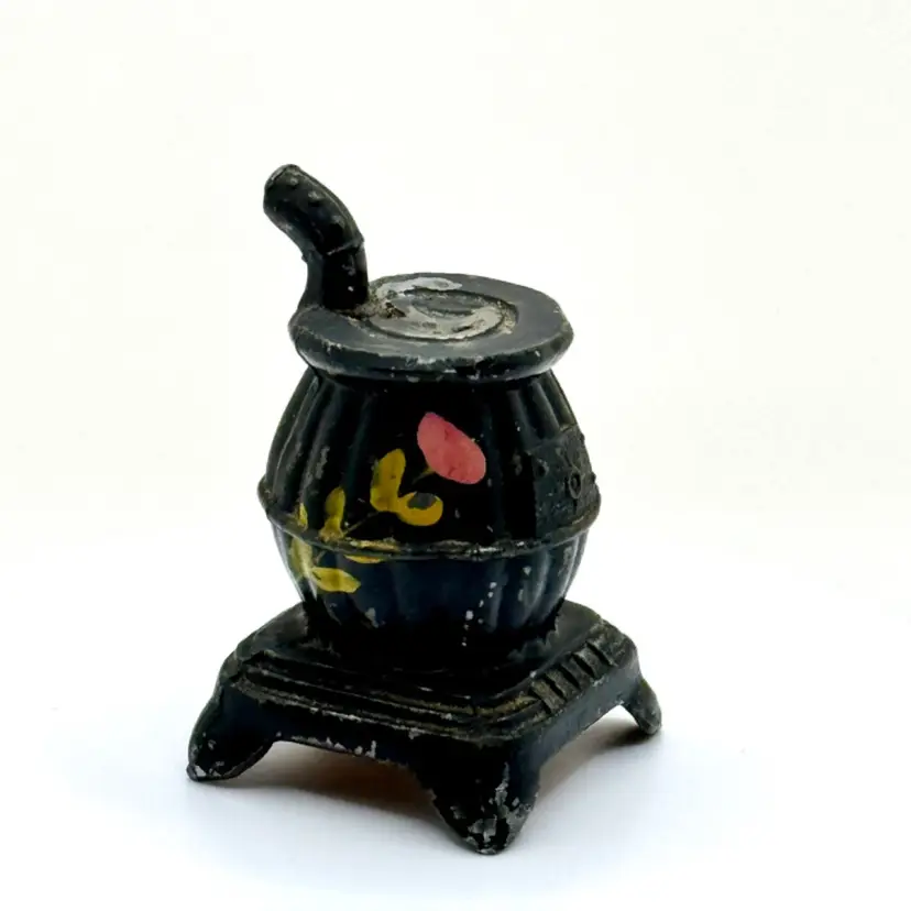 Vintage Miniature Pot Belly Stove Cast Iron Black Pepper Shaker Handcrafted, Unbranded, Made in Japan