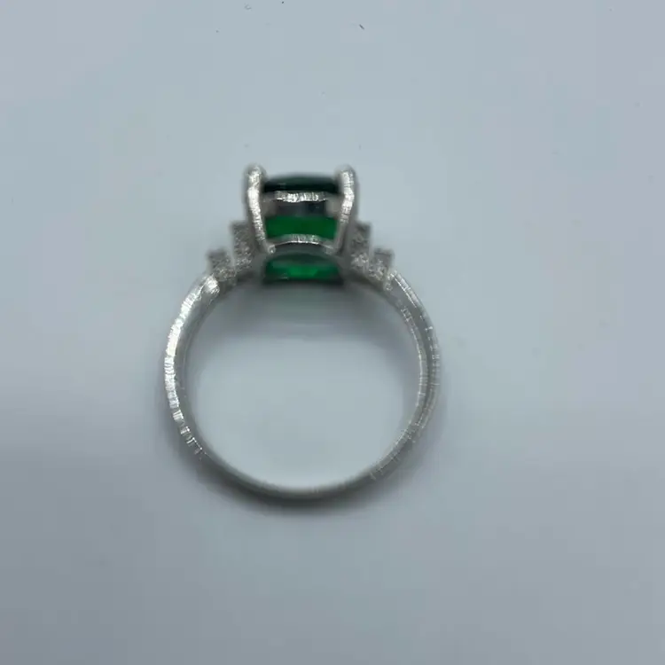 Sterling Silver Ring Size 9 1/2 Green Stone