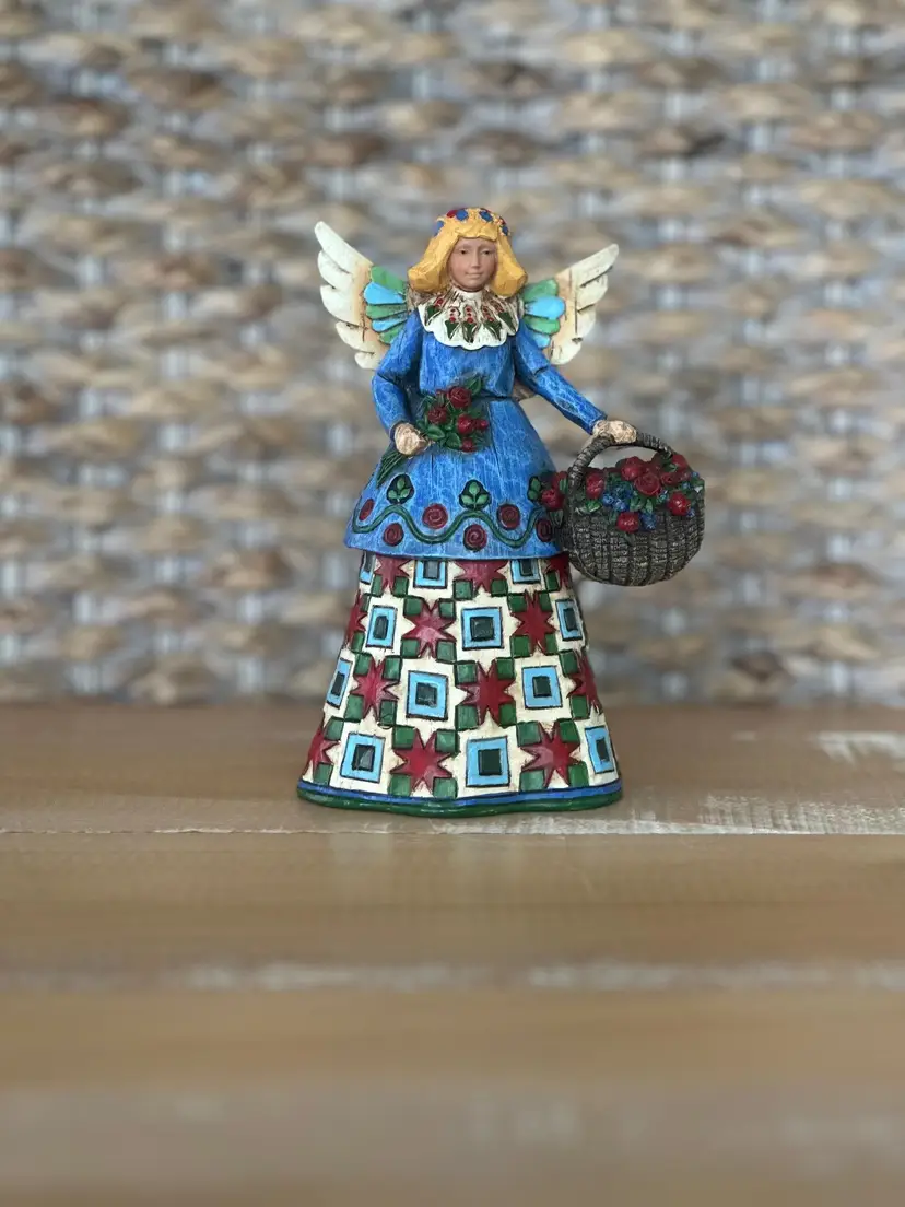 Jim Shore Heartwood Creek 2002 Angel With Flowers Red Roses C105169 6.25" Tall