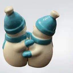 Salt & Pepper Hugging Snowmen Blue / White 4"H