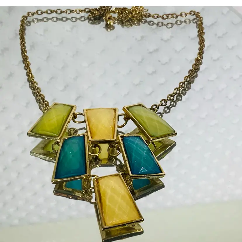 Vintage Costume Jewelry Necklace Different A Hard Plastic And Metal Beads Gild Tone Chain