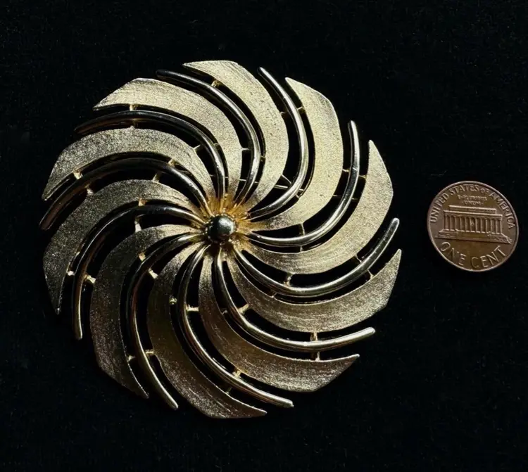 Vintage MCM Sarah Coventry “Golden Swirl” Brooch