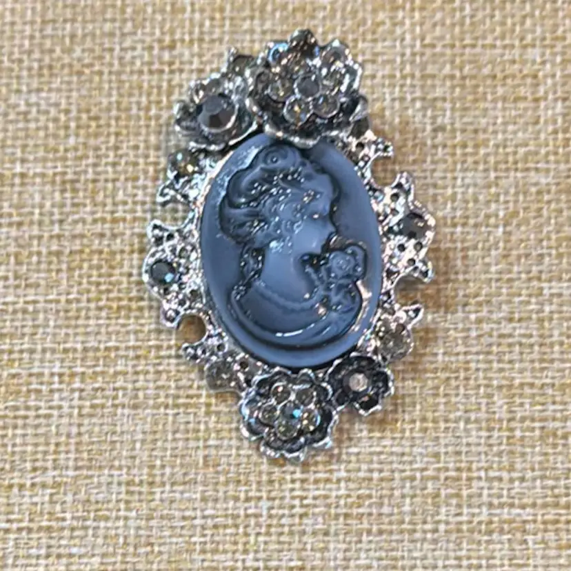 Gray Cameo Brooch