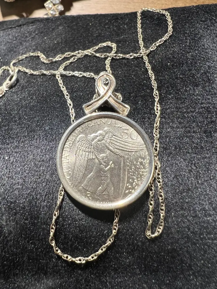 18” Sterling Silver Necklace With Italian Pope Coin Pendant In 925 Setting