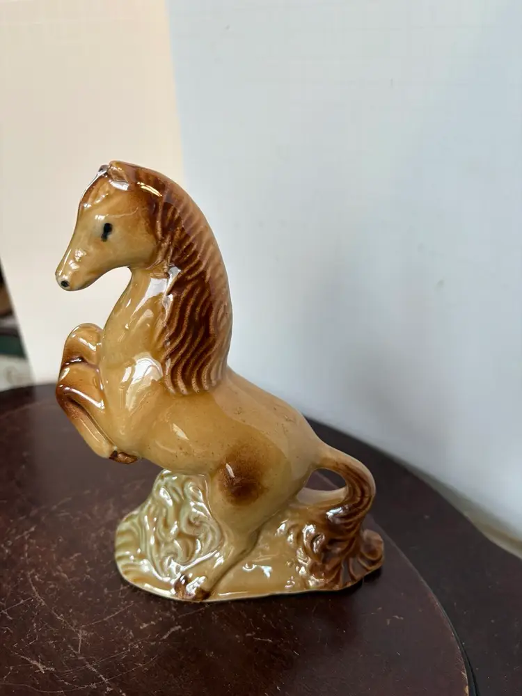 Rearing Horse Statue/figurine