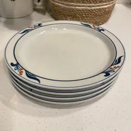 Set Of 4 DANSK Bistro Maribo 8 5/8” Luncheon Plate Red Berry Blue Leaf Japan