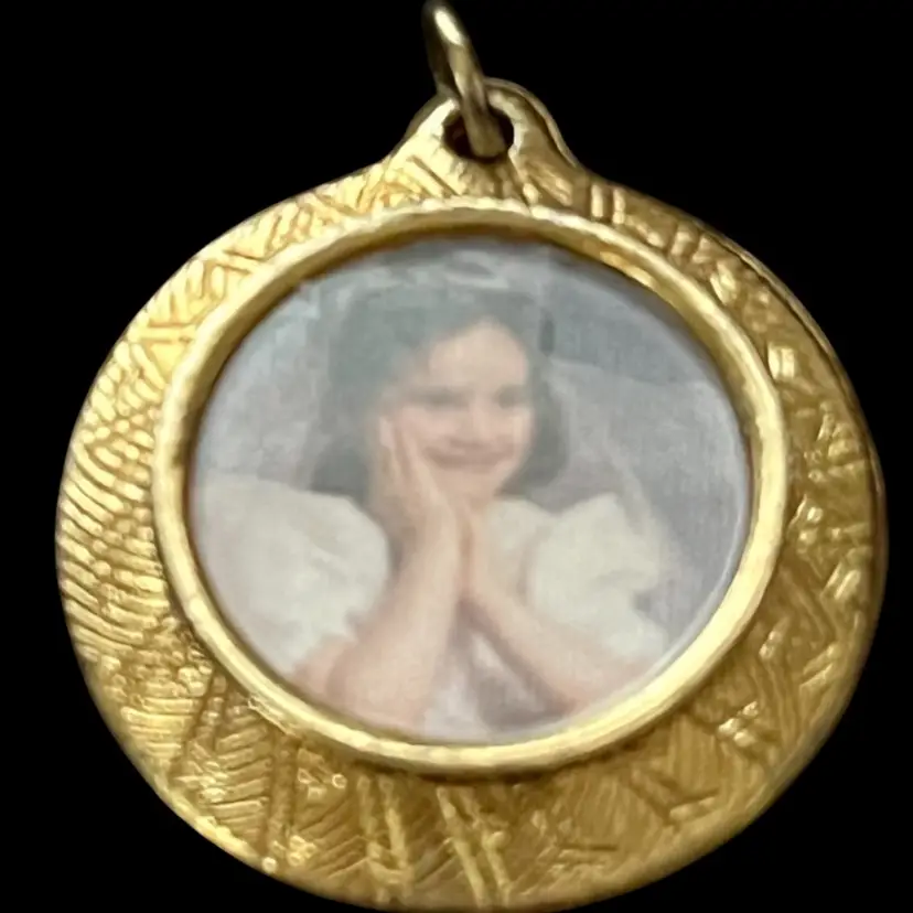 Picture Pendant Gold Toned