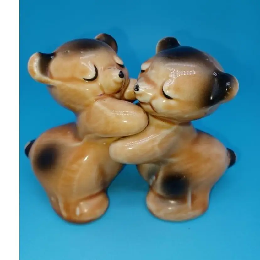 Vintage 1940s Van Tellingen Bear Salt and Pepper Shakers -Bearhug