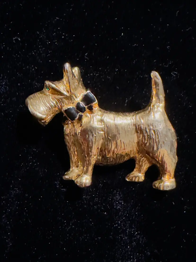 #1656 Scottie Dog Brooch Or Lapel Pin, Liz Claiborne, Bow Tie, Green Eye 1.25”
