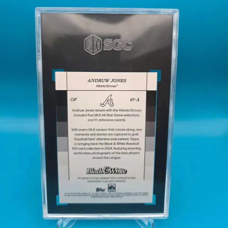 Andruw Jones HoF SGC 10 2024 Topps Black & White Green Auto 90/99 Atlanta Braves