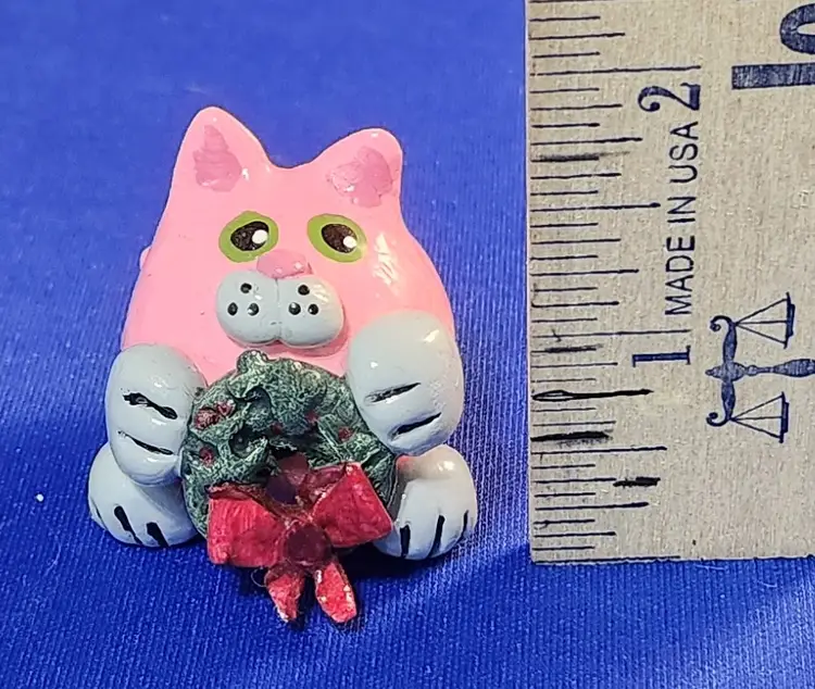 Christmas Shirley's Cats - Pink with Wreath