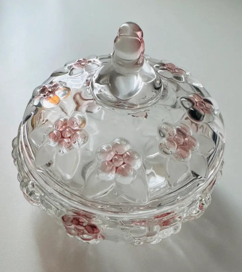 Pretty Clear Crystal Candy Dish With Oink Flowers And Lid