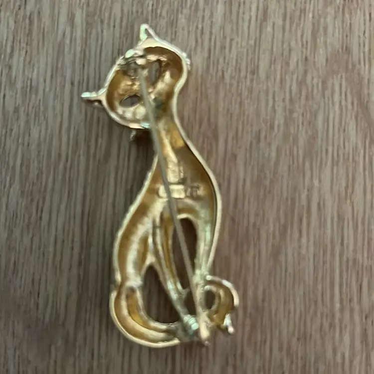 Vintage Monet Siamese Cat Brooch Pin Gold Tone