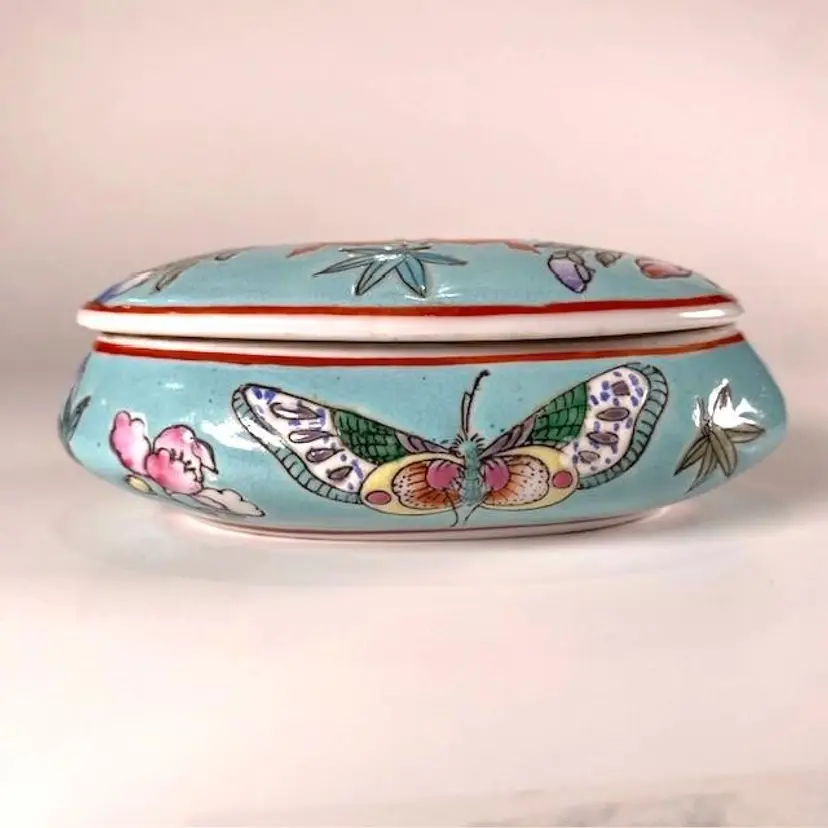 VTG Made in Macau Ceramic Hand Painted Butterflies Trinket Box