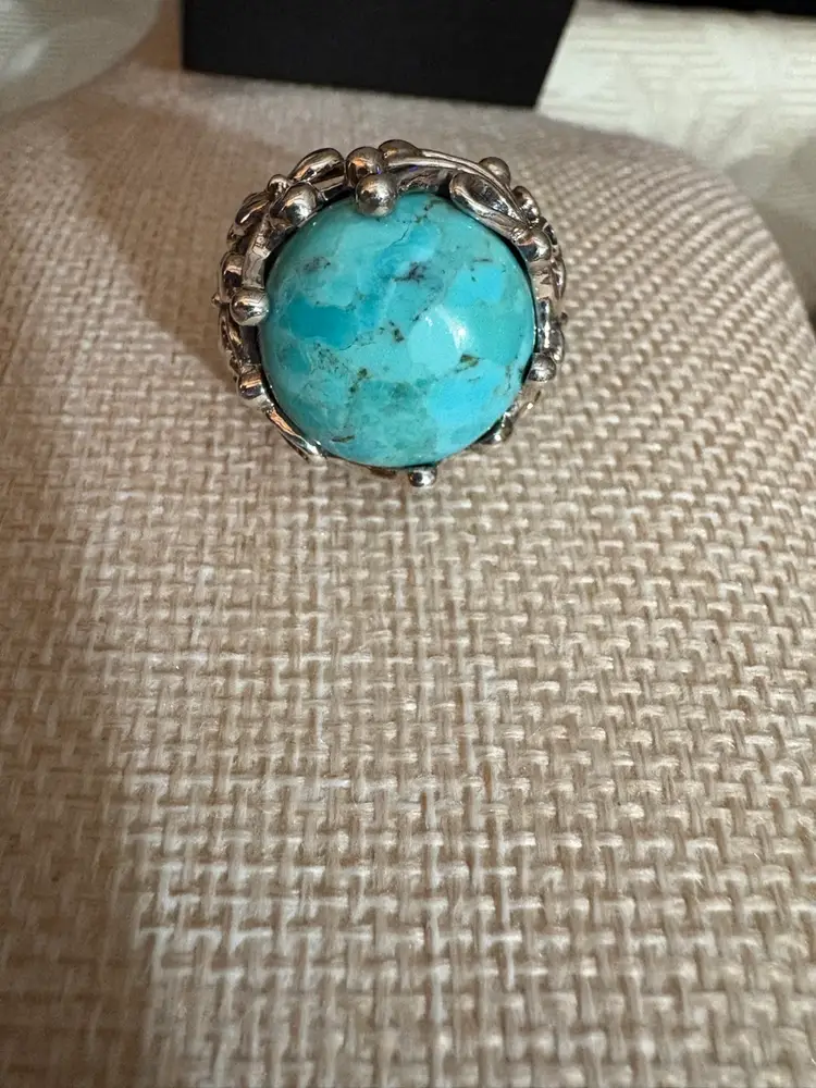 Turquoise & sterling Silver Ornate Floral Design Ring. Size 9. Stunning. New.